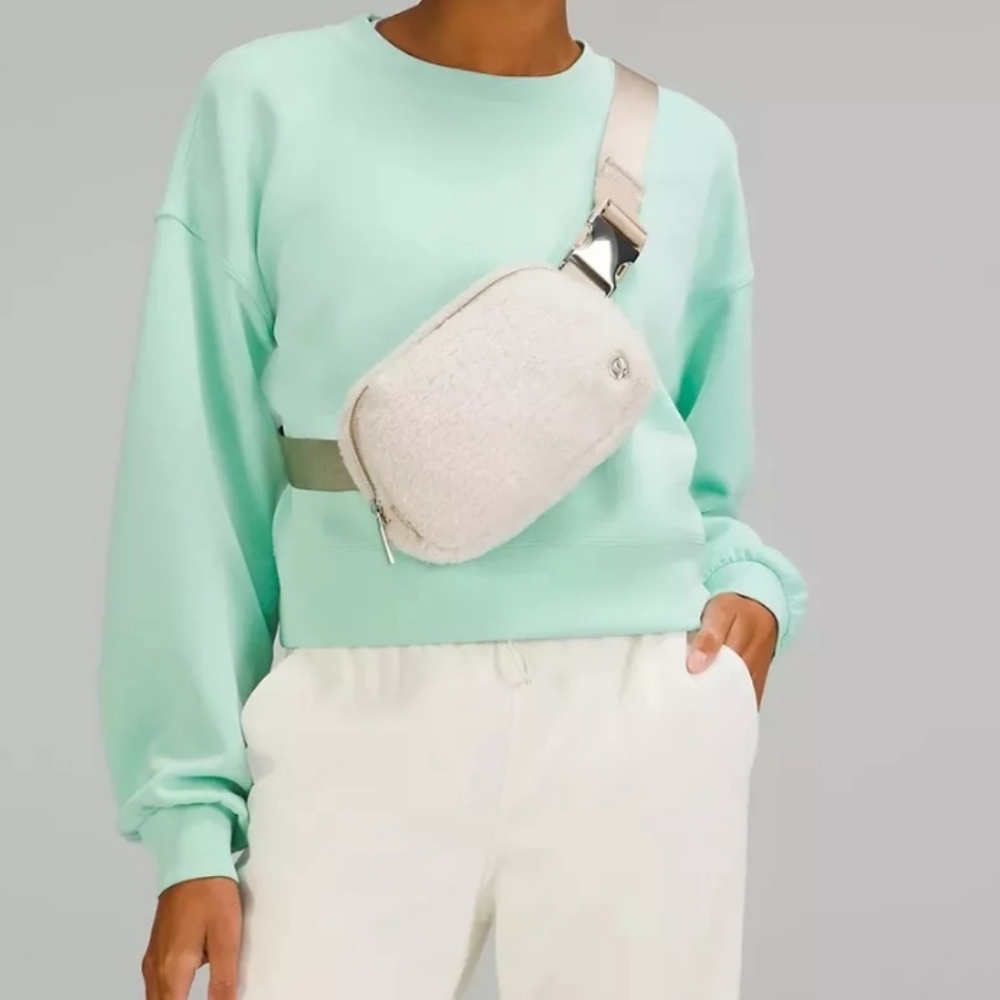Lululemon Athletica Textured Fleece Ivory Everywhere  Belt Bag